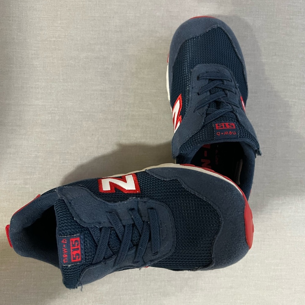 New Balance Kids' Sneakers in Navy and Red - Picture 2 of 4